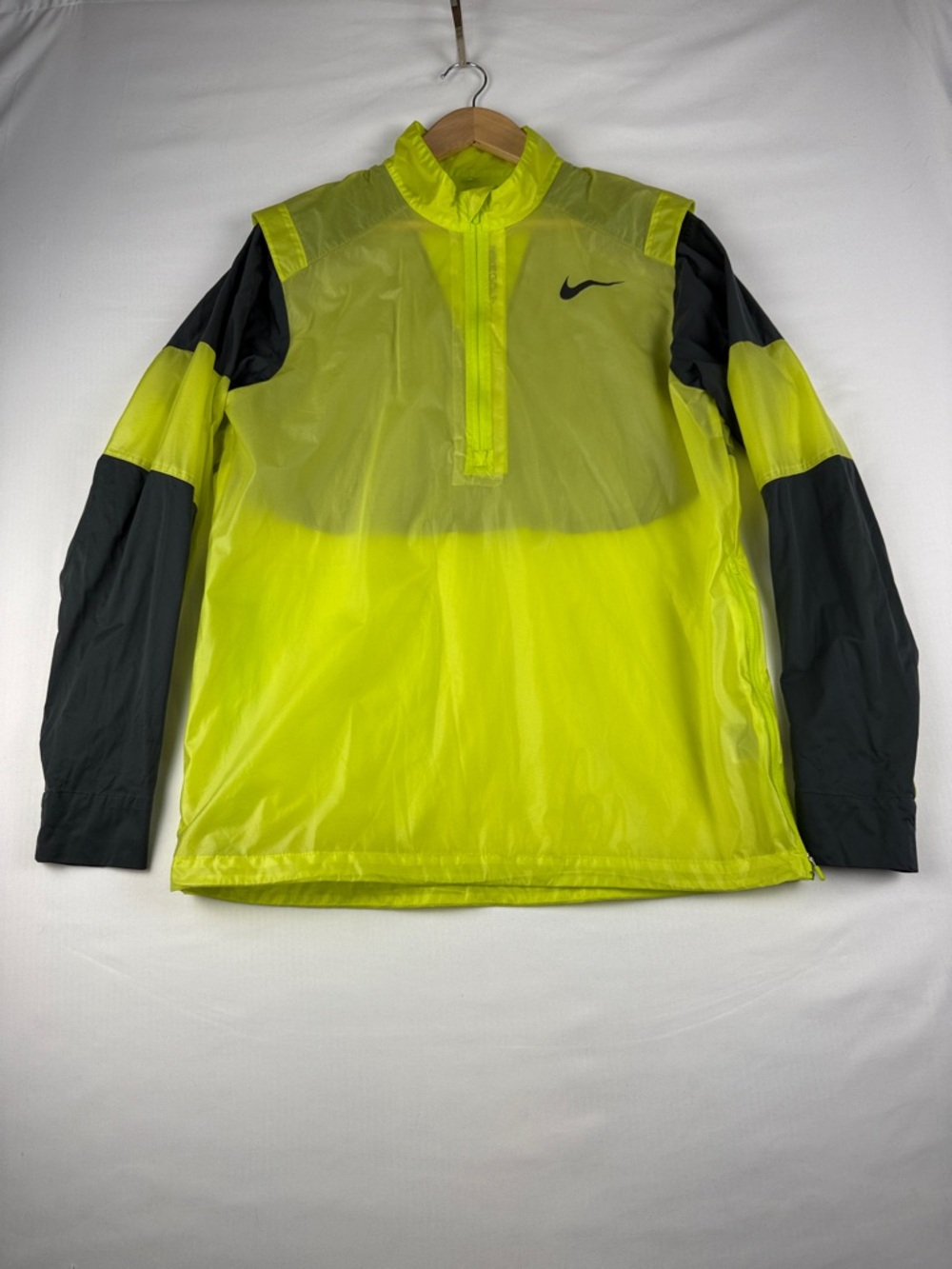 Nike Golf HyperAdapt 1/2 Zip Wind & Water Resistant Jacket Men's Medium Like New